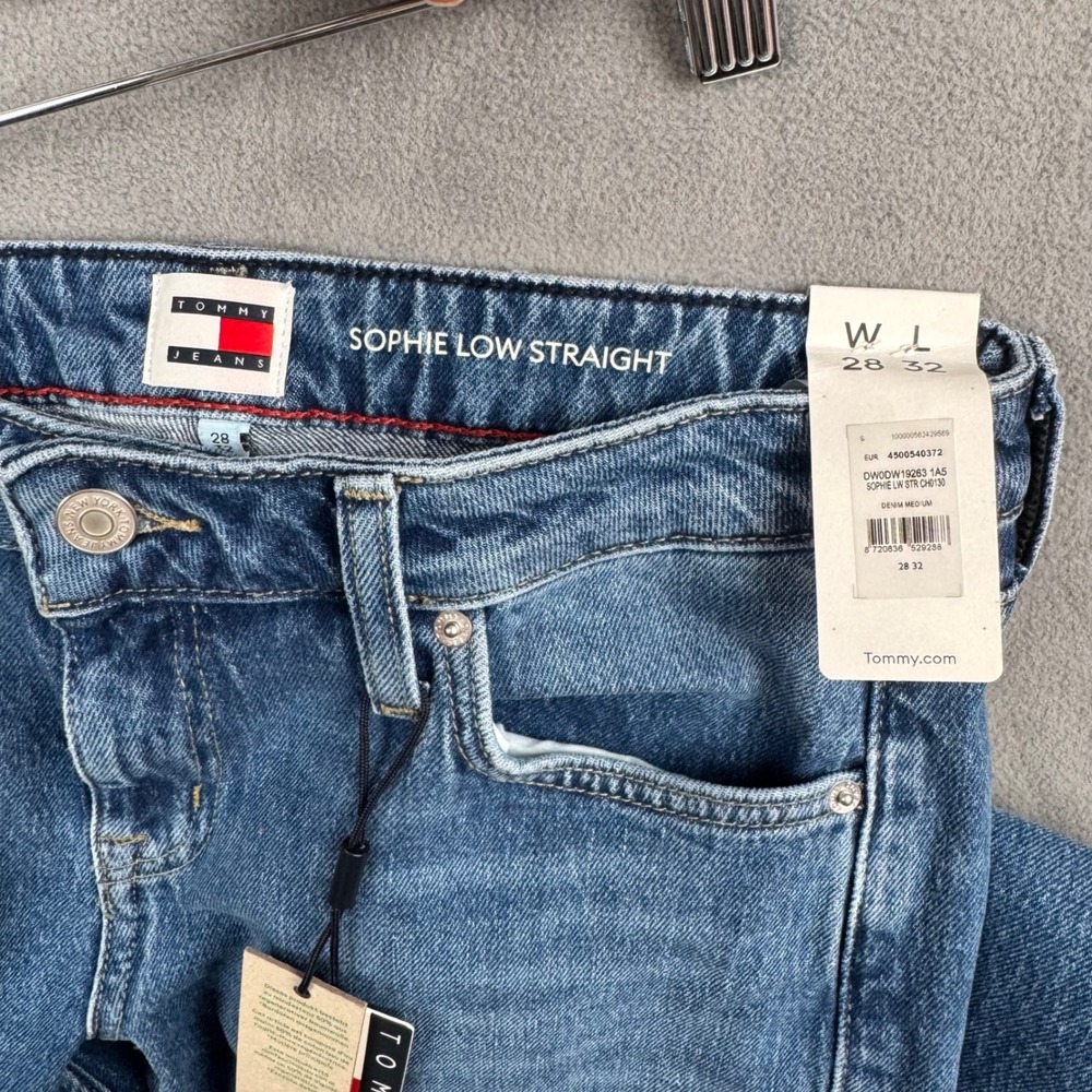 Tommy Jeans Sophie Low Straight Medium Wash Denim DW0DW19263 28x32 NWT - Picture 6 of 9